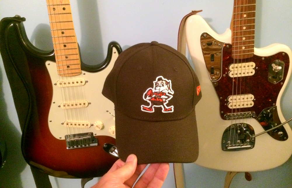 Elf hat guitars.png