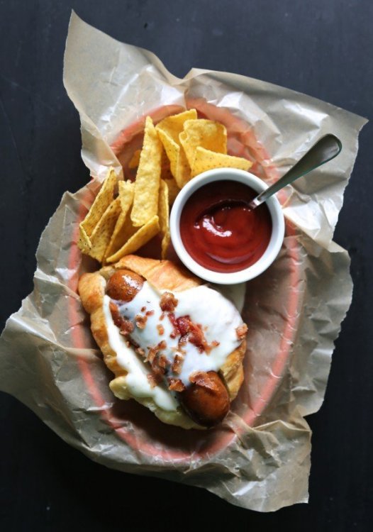 French-Croissant-Hot-Dogs-with-Crispy-Bacon-www.climbinggriermountain.com_1-600x856.jpg