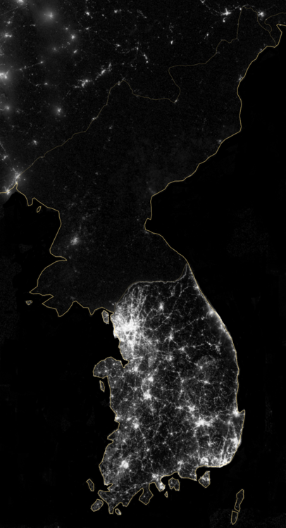 Korean_Peninsula_at_night_-_2012_-_NASA.thumb.png.5f028e9b4918ff0a257e99b53258b059.png