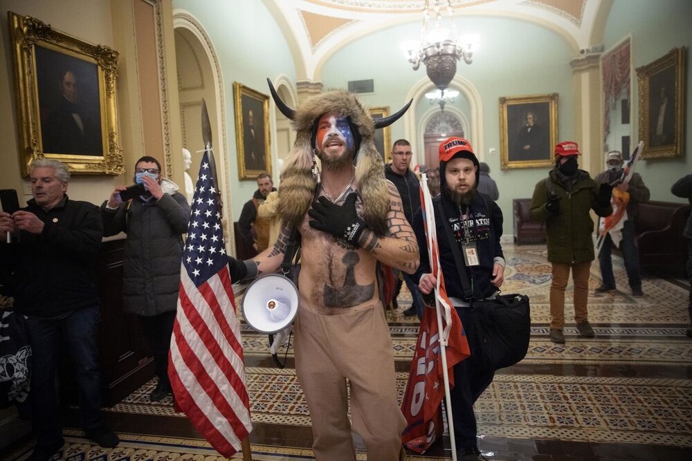 211228143853-15-jan-6-capitol-unf.jpg