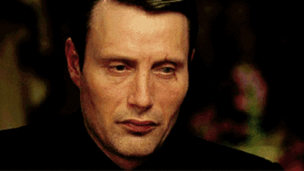 Le-Chiffre-James-Bond-600x338.gif.5f04eca7f5579265bf7165925b1877e2.gif