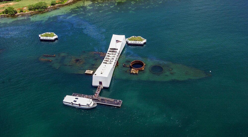 USS_Arizona_Memorial_aerial_view-2002-by-James-Pastoric-USN_2-2304499751.thumb.jpg.d1ab2af5dfdafed7b2ab257763f70480.jpg